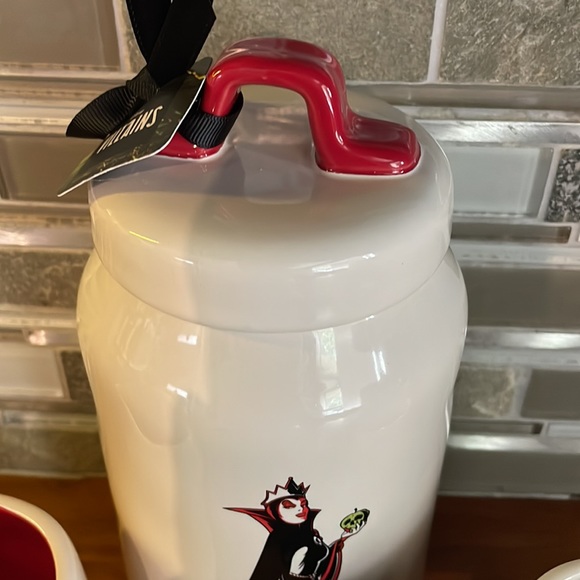 Rae Dunn Disney’s Snow white mug set with canister - Picture 5 of 5